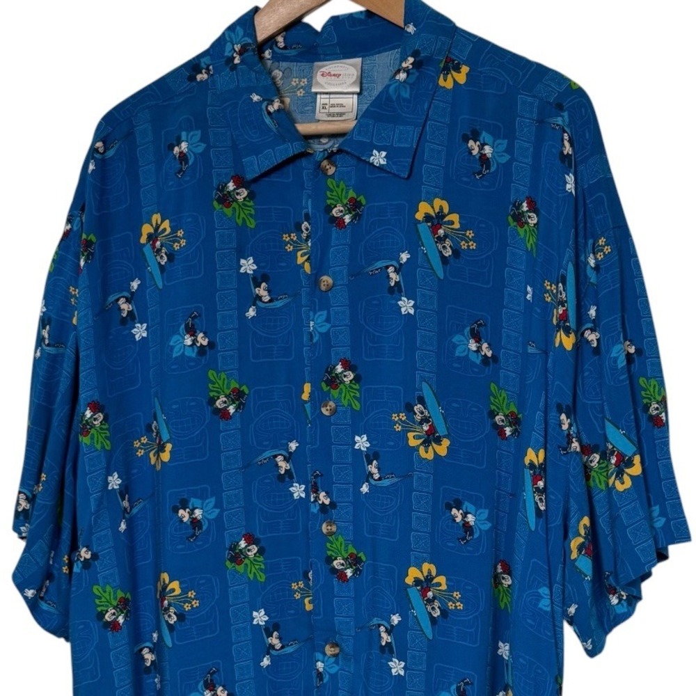 Disney Store Mickey Mouse Surfing Hawaiian Shirt Blue Rayon XL LA-3501
